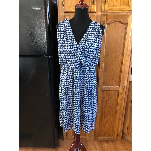Lane Bryant Dresses & Skirts - Lane Bryant Blue Houndstooth Dress 22/24